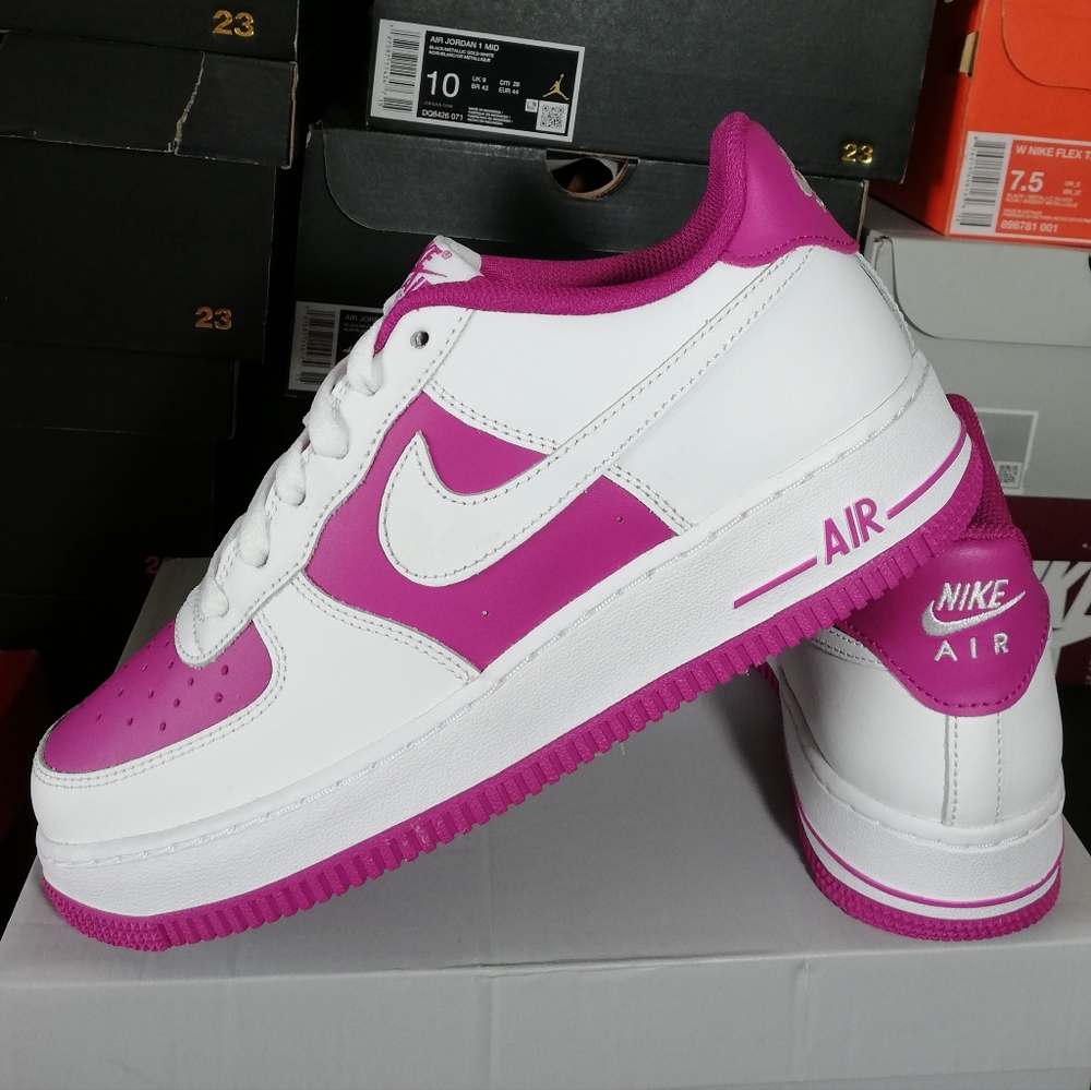 NIKE AIR FORCE1"WHITE-HOT FUCHSIA"WOMEN US SIZE 8 BRAND NEW IN BOX